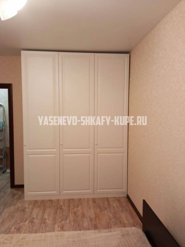 Распашные шкафы Ясенево
